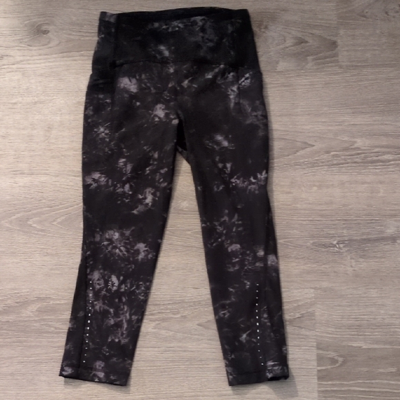 Lululemon Swift Speed High-Rise Crop 21" Aquila Black Multi Size 4 - Picture 1 of 9